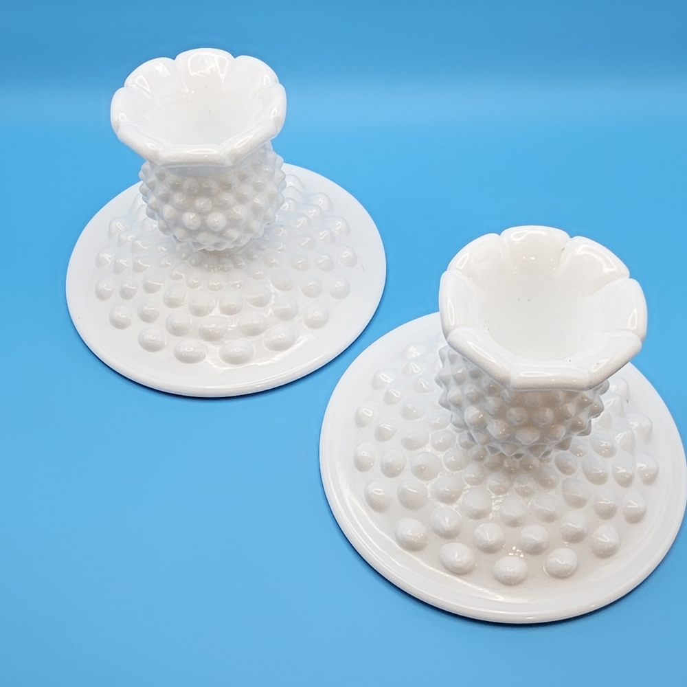 Pair Of Vintage White Hobnail Candle Holders - Picture 2 of 8